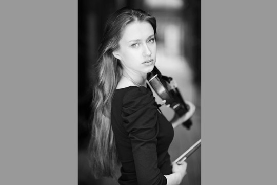 Latvių smuiko virtuozei Kristine Balanas – netikėtas Kintų muzikos festivalio iššūkis