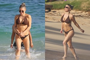 42-ejų atlikėja Fergie nesensta: paplūdimyje pasidavė šėlionėms