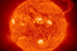 Kaip šviesa keliauja Saulės viduje: vadovėliais pasitikėti negalima