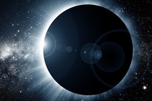 Džiaukimės, kol galime - ateityje pilni Saulės užtemimai išnyks 