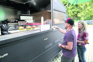 Apie pajūryje kepamus mėsainius kalba net estai