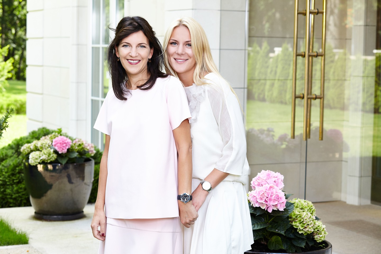 Mama su dukra atrodo lyg seserys.<br> R.Adžgausko nuotr.