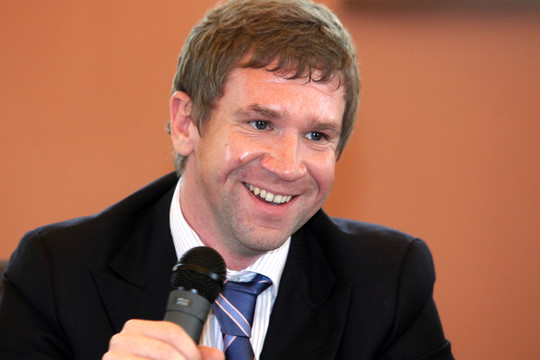 „Snorą“ praradęs Vladimiras Antonovas kuria naują bankinę grupę