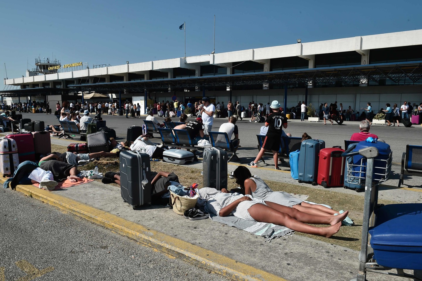  Pasirūpinimas keleiviais, kol jie laukia skrydžio, yra viena iš dviejų vežėjo pareigų.<br> Reuters/Scanpix nuotr.