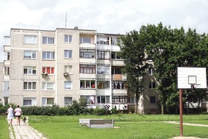 Vyras žmonos gyvenimą pavertė pragaru, bet aplinkiniams tai buvo nė motais