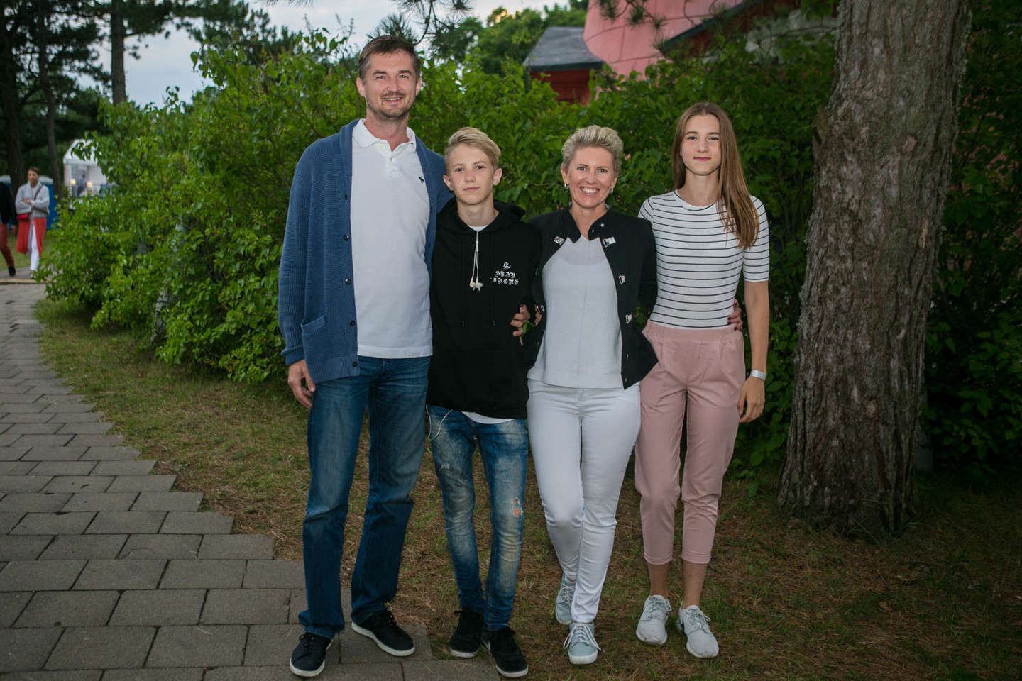 „Eurocash“ direktorius Vytautas Labeckas su žmona Jūratė, dukra Ieva ir sūnumi Aru. <br> G.Bitvinsko nuotr.