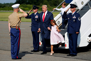 Donaldas Trumpas išvyko pirmųjų atostogų nuo savo prezidentavimo pradžios