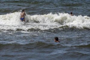 Vienija pajėgas gelbėjant skęstančiuosius pajūryje