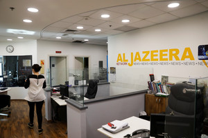 Izraelis planuoja uždaryti transliuotojo „Al-Jazeera“ biurus