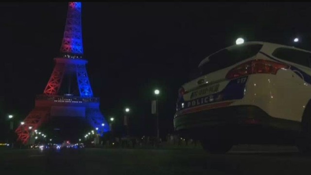 Prie Eifelio bokšto sulaikytas peiliu ginkluotas vyras planavo išpuolį