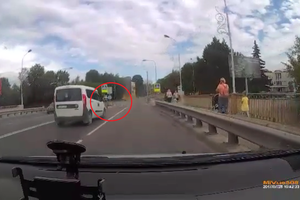 Vairuotojas nebegali žiūrėti, kaip jo mieste elgiasi sportuojantys dviratininkai