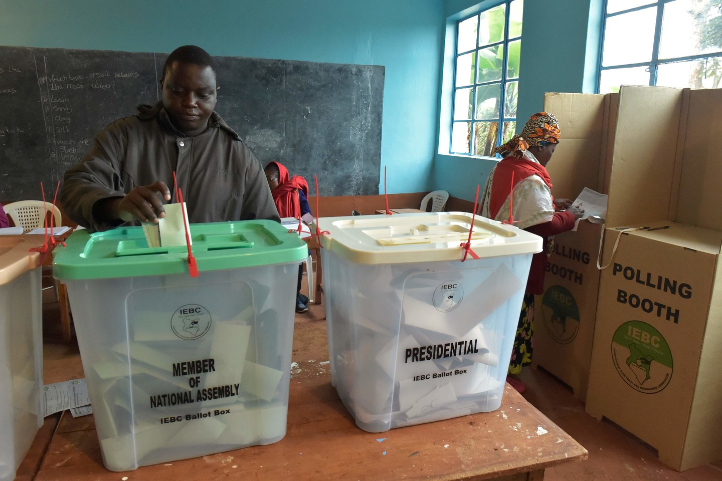  Bijoma, kad Kenijoje per rinkimus gali prasiveržti smurtas.<br> AFP/„Scanpix“ nuotr.