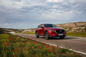 „Mazda“ pristatė naują įdomų benzininį variklį, kuris bus taupesnis už „dyzelius“