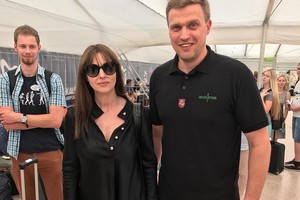 Kauno oro uoste – netikėtas Dainiaus Adomaičio ir Monicos Bellucci susitikimas