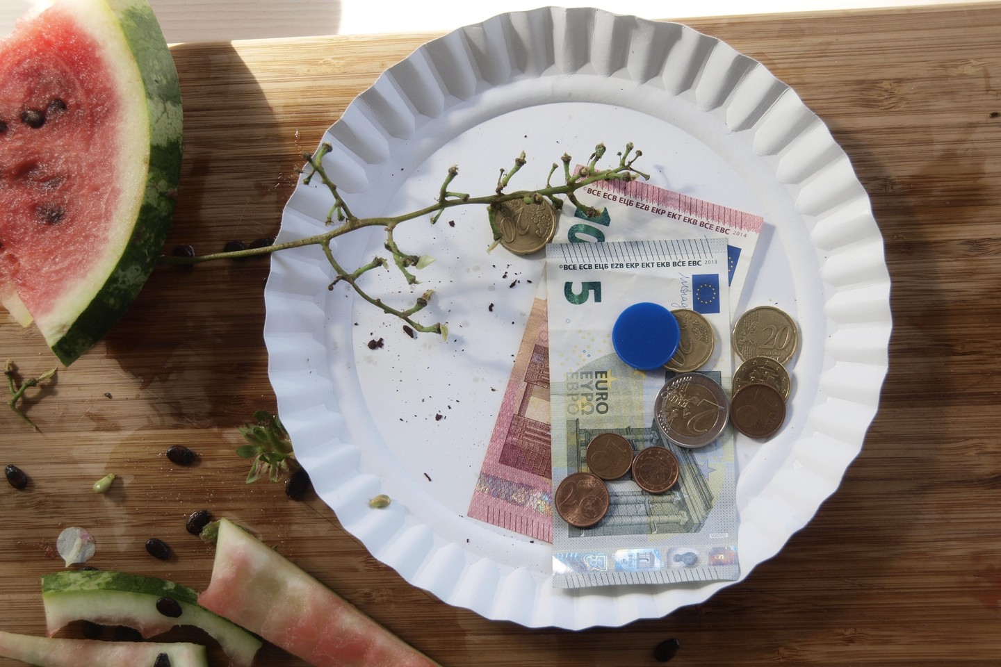 Anot S.Skvernelio, tik didelė konkurencija gali daryti įtaką maisto produktų kainų mažėjimui, o jos nebuvimas – didėjimui.
