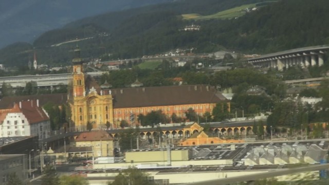 Austrijoje nufilmavo kelionės vaizdus pro autobuso langą