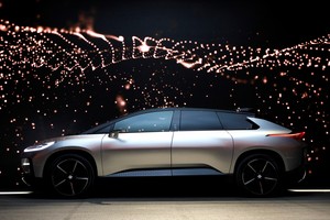 „Faraday Future“ žengė naują žingsnį į kovą su „Tesla“