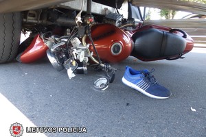 Praėjusios paros avarijose žuvo žmogus, dar 20 sužalota