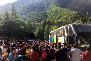 Pietvakarių Kiniją sukrėtusio žemės drebėjimo aukų padaugėjo iki 19, paieškos tęsiamos