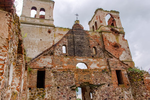 Bartninkų bažnyčios griuvėsiuose – išskirtinis muzikos, šviesos ir meno vakaras