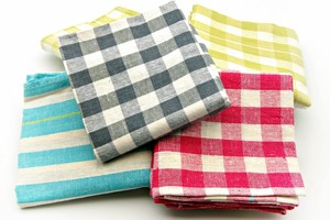 Lengvas būdas pašalinti dėmes ir kvapus iš virtuvinių rankšluosčių