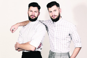 Lyg du vandens lašai panašūs broliai dvyniai prakalbo apie esminius skirtumus