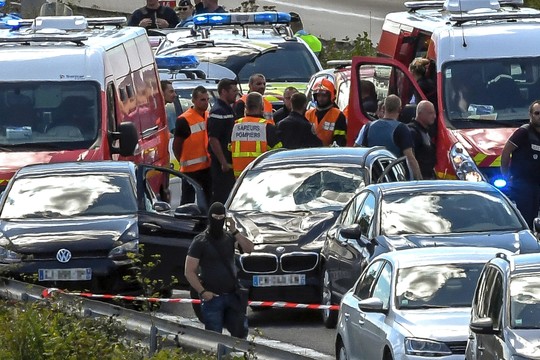 Paaiškėjo karius Paryžiuje automobiliu taranavusio užpuoliko tapatybė