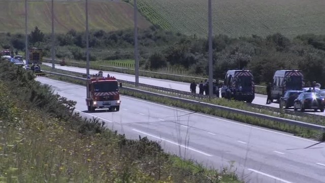 Prancūzijos policija pašovė ir sulaikė vyrą, kuris atakavo būrį karių