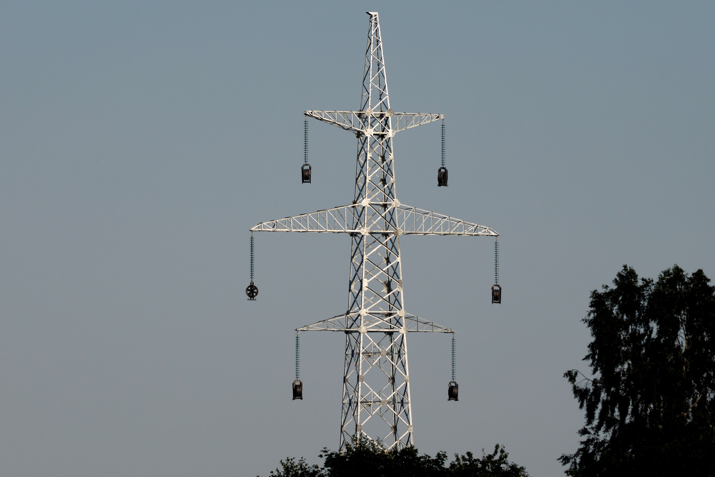 Lietuva liepą importavo 88 proc. suvartotos elektros energijos.