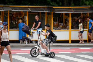 J. Basanavičiaus gatvę užvaldė naujos transporto priemonės – tai patinka ne visiems 