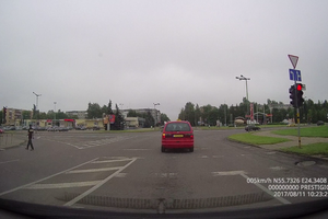 Užfiksuota: pagudrauti sumanęs taksistas vos nesukėlė avarijos