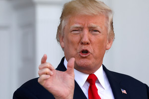 Donaldas Trumpas vėl šliūkštelėjo žibalo į ugnį: skelbia trečią ultimatumą Šiaurės Korėjai