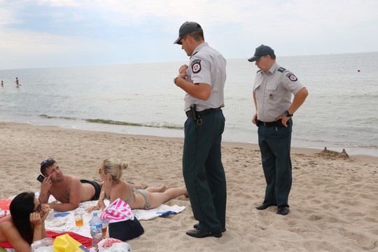 Per reidą pliažuose policininkus nustebino trumpa poilsiautojų atmintis