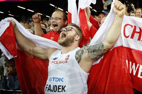 Lenkas tapo kūjo metimo rungties čempionu