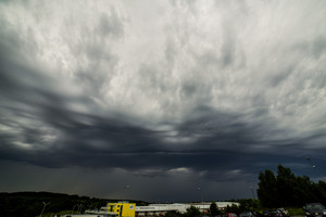 Sinoptikai perspėja: po karščio bangos – škvalas ir orų permainos