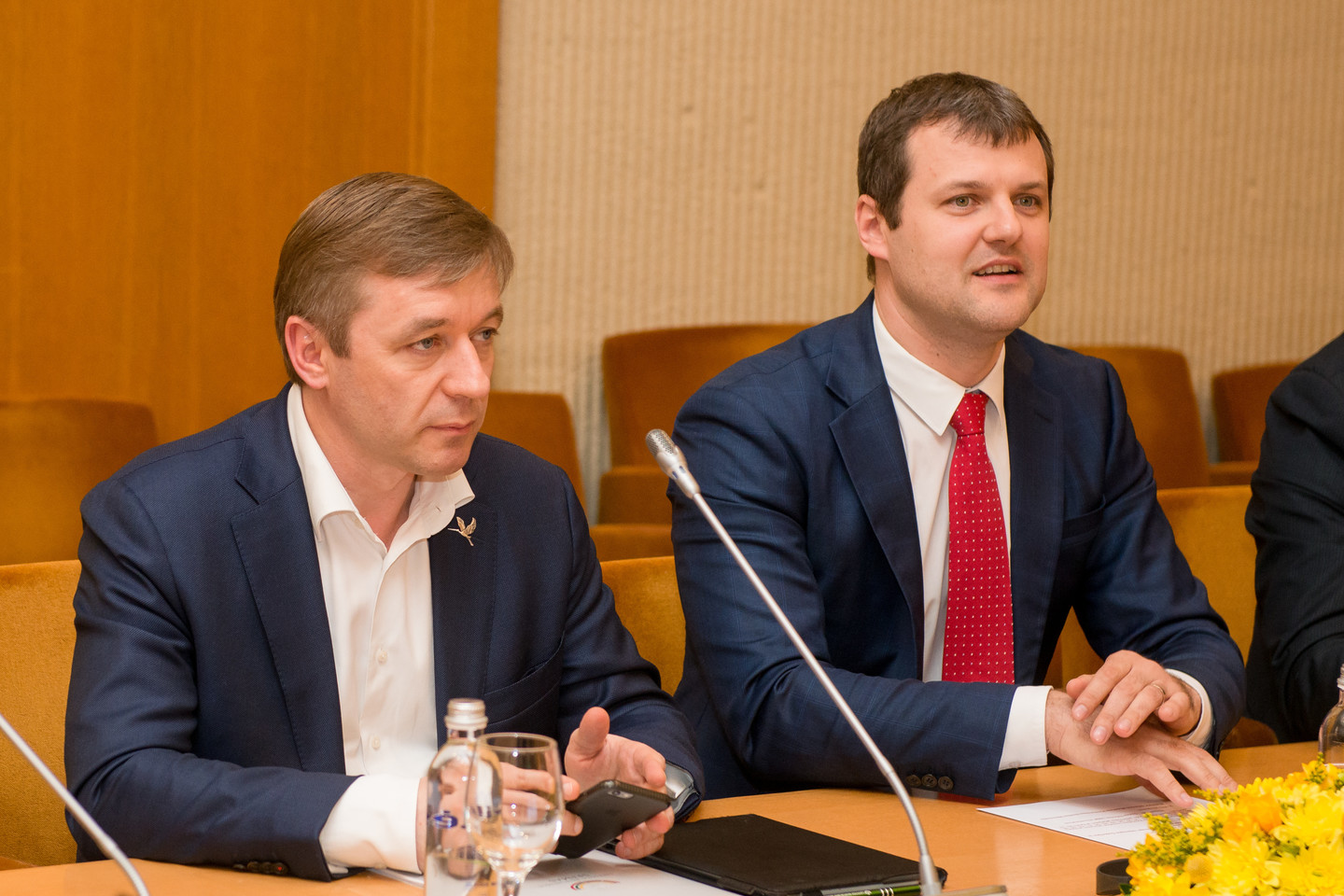 R.Karbauskio ir G.Palucko vadovaujamose partijose verda kovos tarp saviškių.