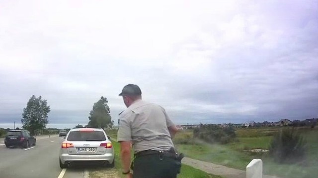 Policijos reidas pajūrio link: „Audi“ nuo pareigūnų bėgo apie 200 km/h greičiu