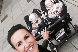 Katažinos Zvonkuvienės sekmadienio popietė – su dvynukais miesto centre