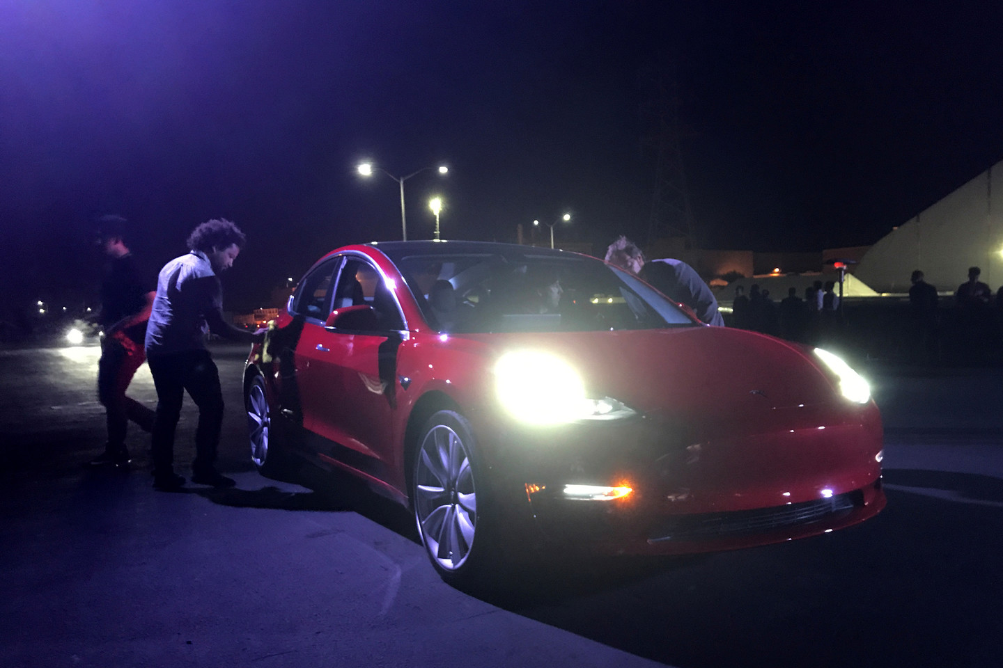  Bendrovė „Tesla“ apie šią pažeidžiamą vietą sužinojo iš „Keen Lab“ 2016 m. pabaigoje.<br>Scanpix/Reuters nuotr.