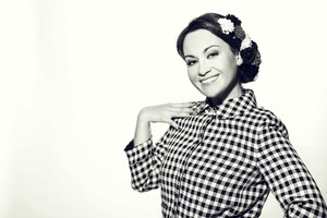 Evelina Sašenko per koncertą pašte su publika skaitys, rašys ir siųs meilės laiškus