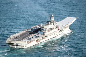 Ginklavimosi varžybos gali parklupdyti Rusiją