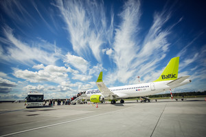 Rugpjūtis nesibaigė, o „airBaltic“ jau skelbia kitų metų vasaros naujus skrydžius