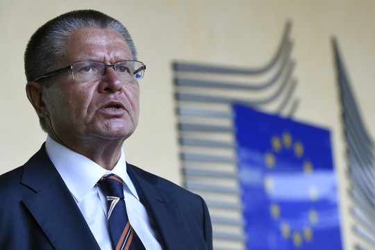 Už korupciją teisiamas buvęs Rusijos ekonomikos ministras kaltina prezidento sąjungininką