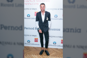 Žilvinas Grigaitis renginyje demonstravo tatuiruotes and rankų