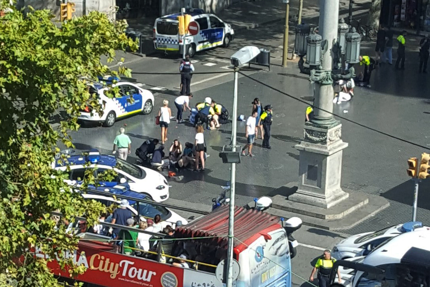  Ispanijoje surengti du teroro išpuoliai, vieną iš jų policijai pavyko sustabdyti.<br> AP nuotr.