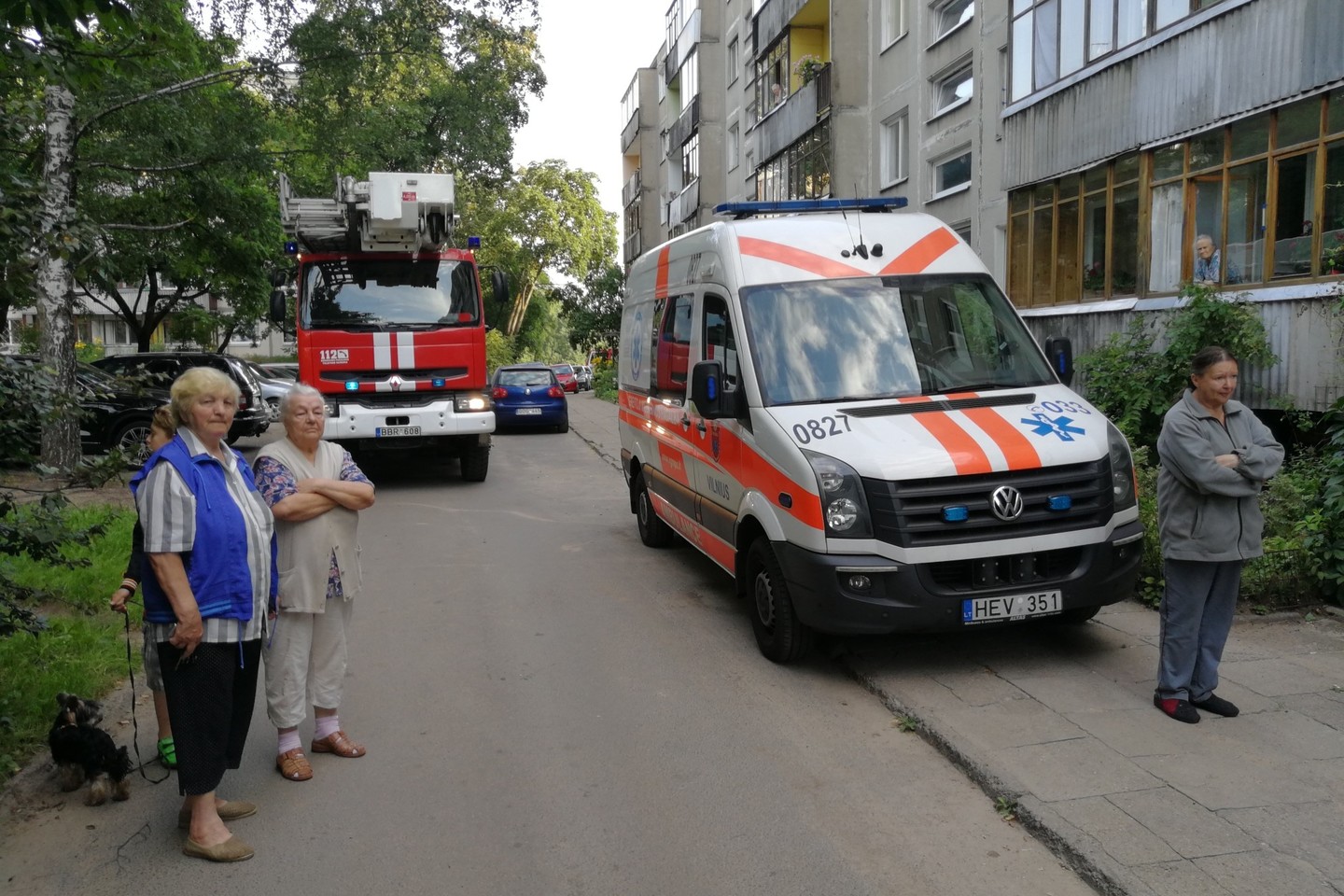  Kilus gaisrui Vilniaus daugiabutyje žuvo moteris.<br> R.Danisevičiaus nuotr.