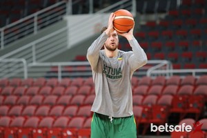 Lietuvos rinktinė jau treniruojasi Rygoje – su komanda išvyko ir Marius Grigonis