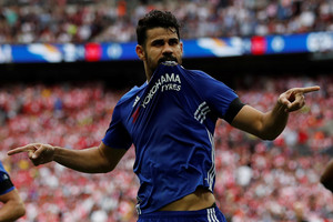 „Chelsea“ ir Diego Costa karas nesibaigia – futbolininkas toliau kaltina Londono klubą