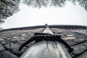 Nuo sienų griovimo saugo moderni lietaus nuotekų sistema