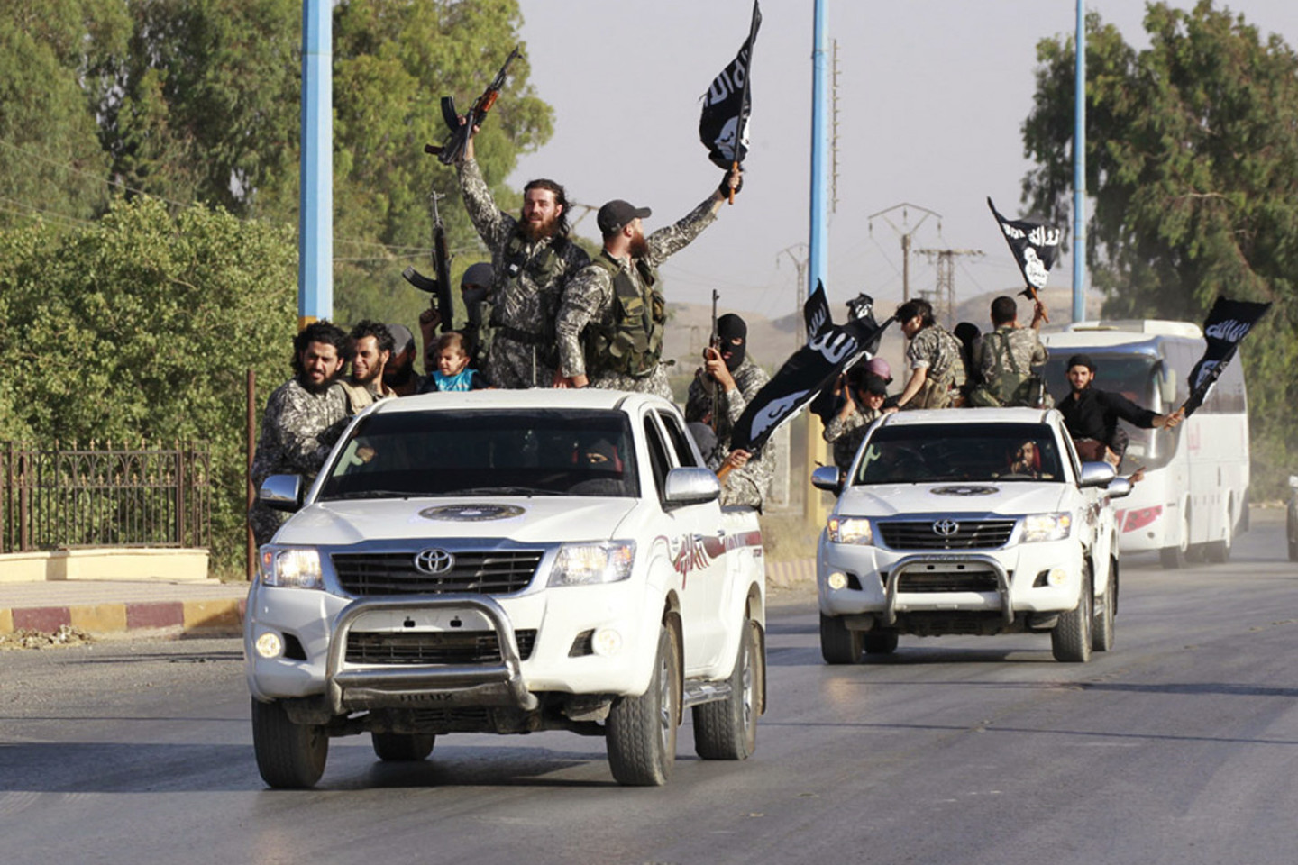  Džihadistų grupuotę IV palikę vaikai slapta bėga į Europą.<br> „Reuters“/„Scanpix“ nuotr.